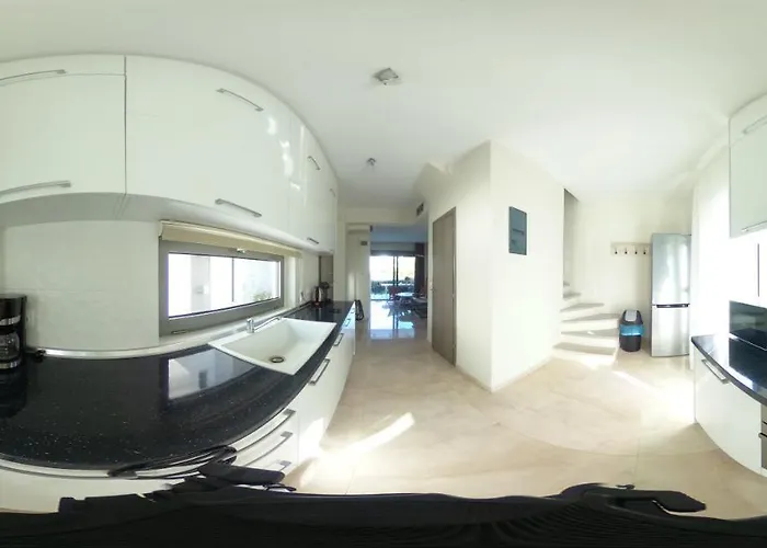 Maisonette In Front Of The Sea Hanioti